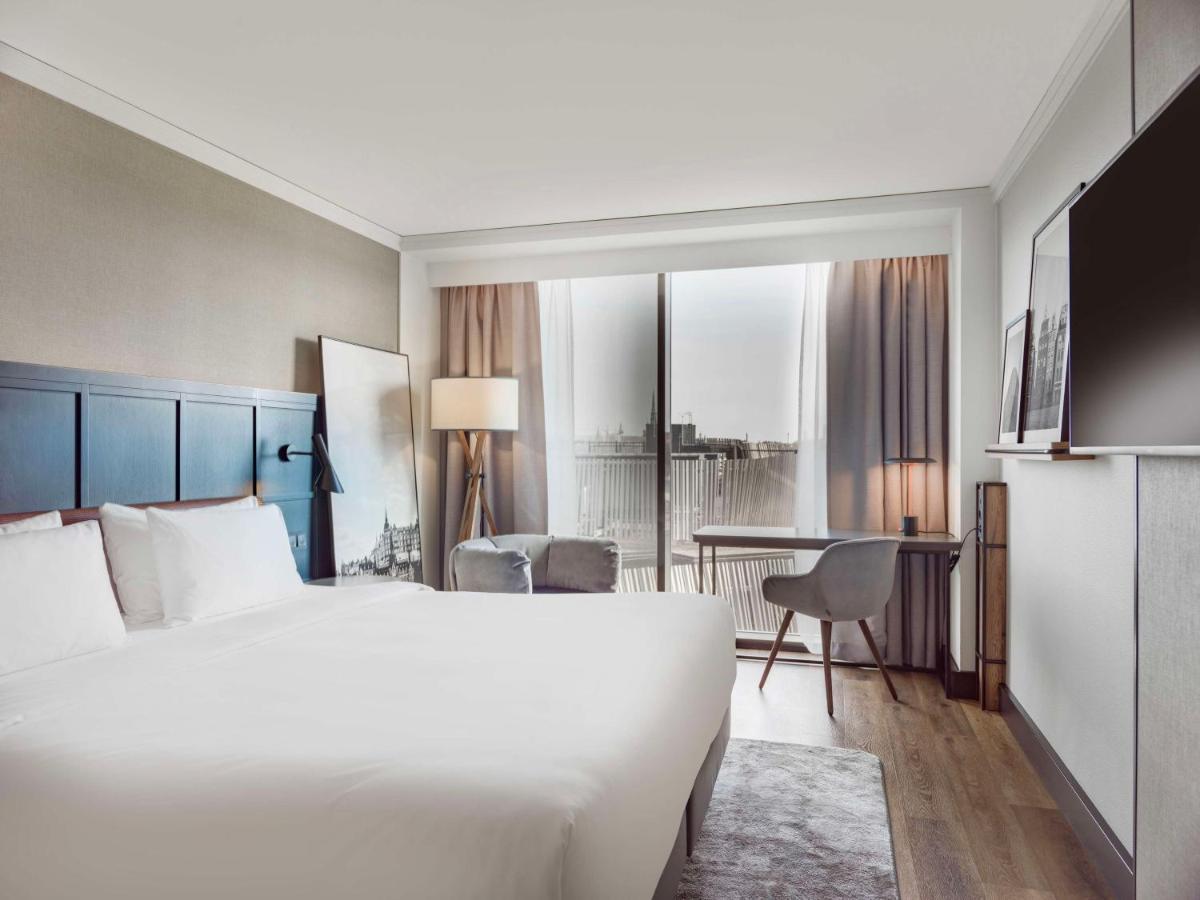 Hotel Radisson Blu Waterfront Hotel, 4*